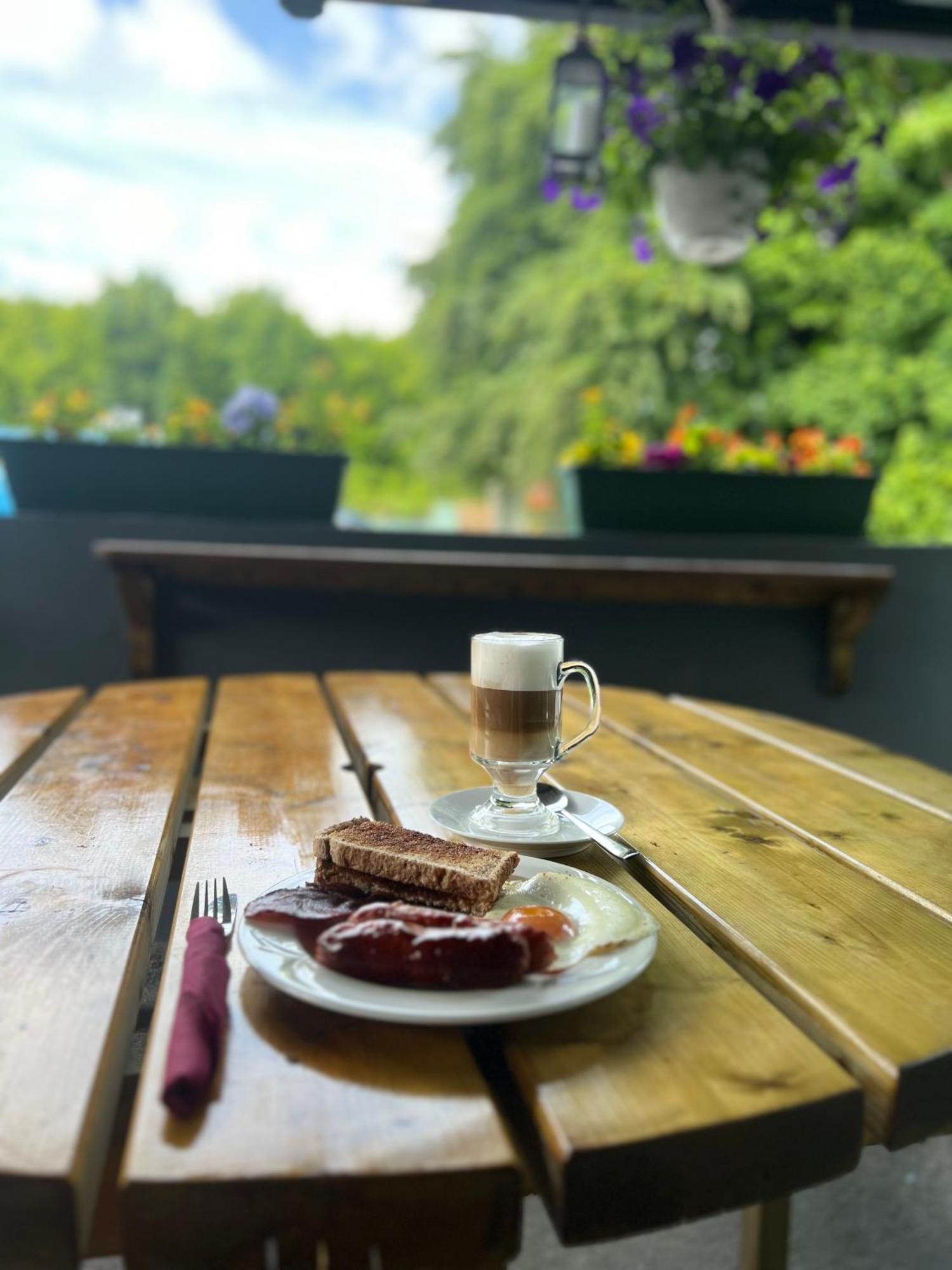 The Coach House Inn Moycullen Zewnętrze zdjęcie